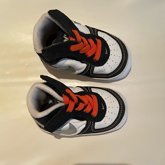 Baby Nikes - Picture 4 of 9